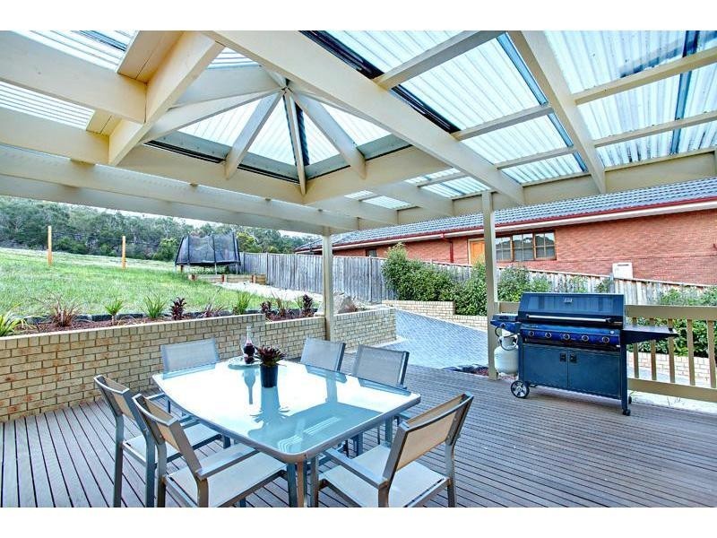 11 Skyline Drive, South Morang VIC 3752