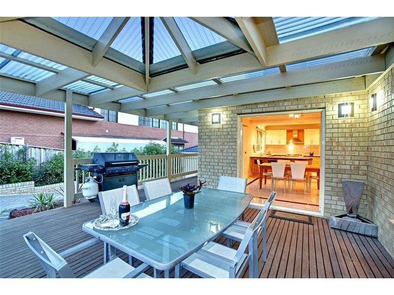 11 Skyline Drive, South Morang VIC 3752