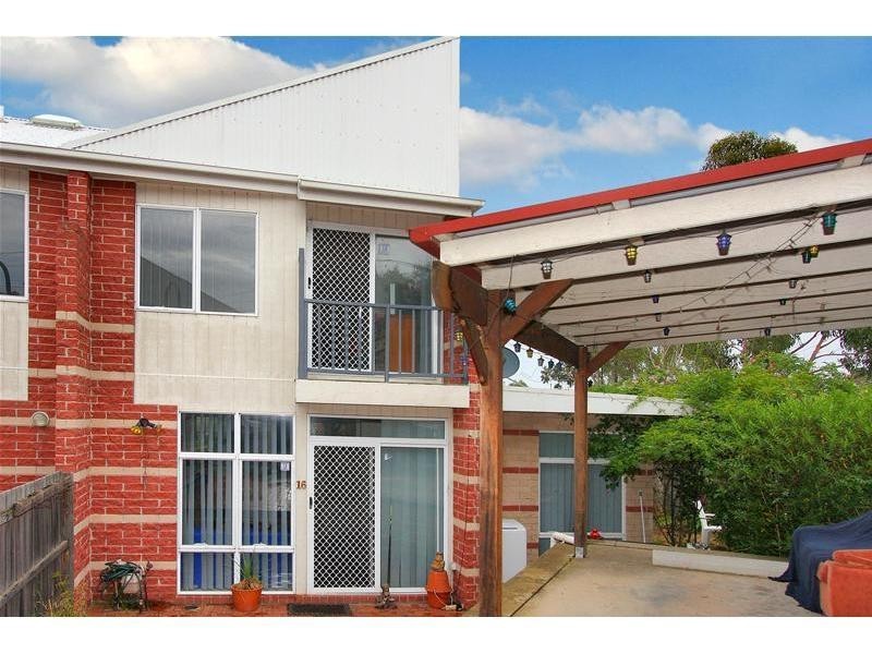 16/70 Grange Boulevard, Bundoora VIC 3083