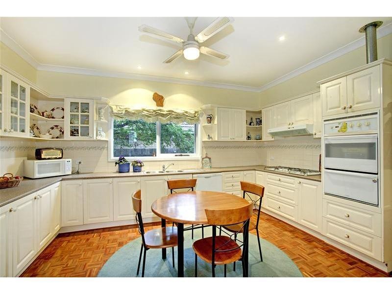 49 St Andrews Avenue, Rosanna VIC 3084