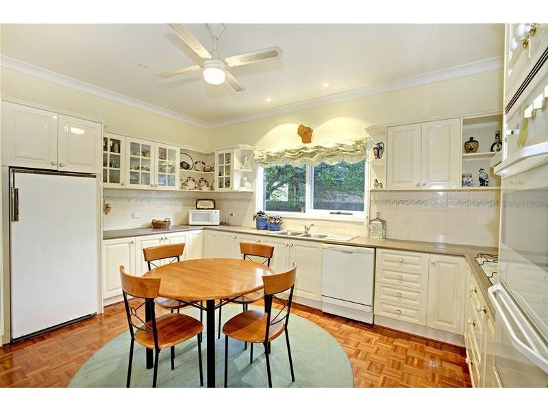 49 St Andrews Avenue, Rosanna VIC 3084