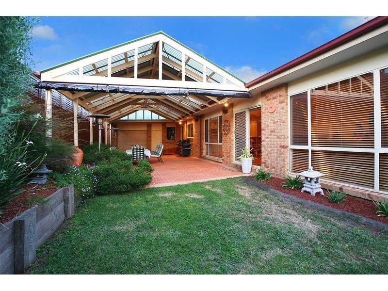 54 Wagstaff Drive, Mill Park VIC 3082