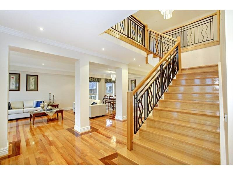 11 Skyline Drive, South Morang VIC 3752