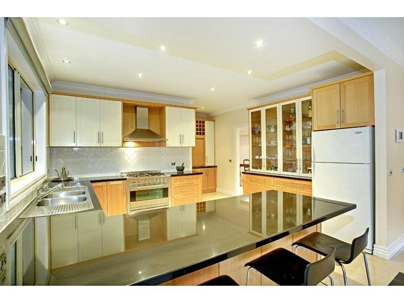 11 Skyline Drive, South Morang VIC 3752