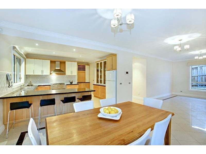 11 Skyline Drive, South Morang VIC 3752