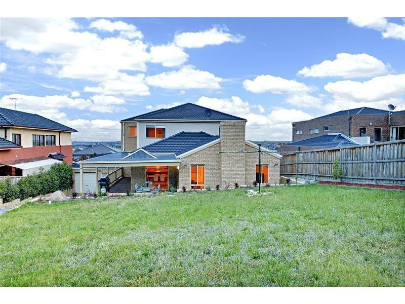 11 Skyline Drive, South Morang VIC 3752