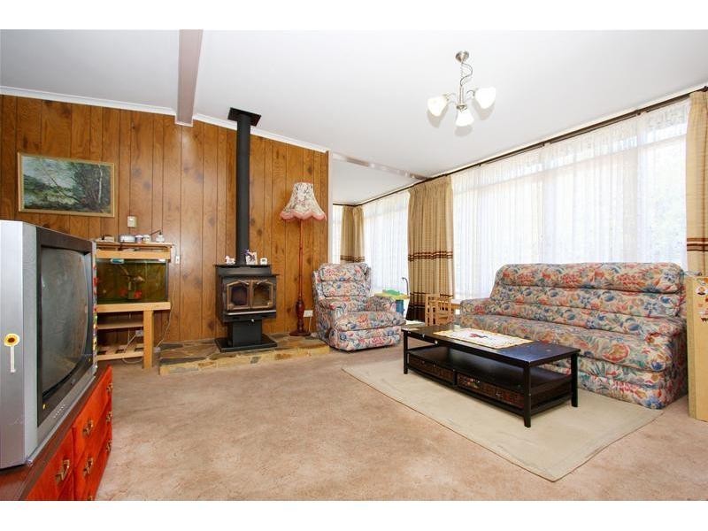 19 Scott Grove, Kingsbury VIC 3083