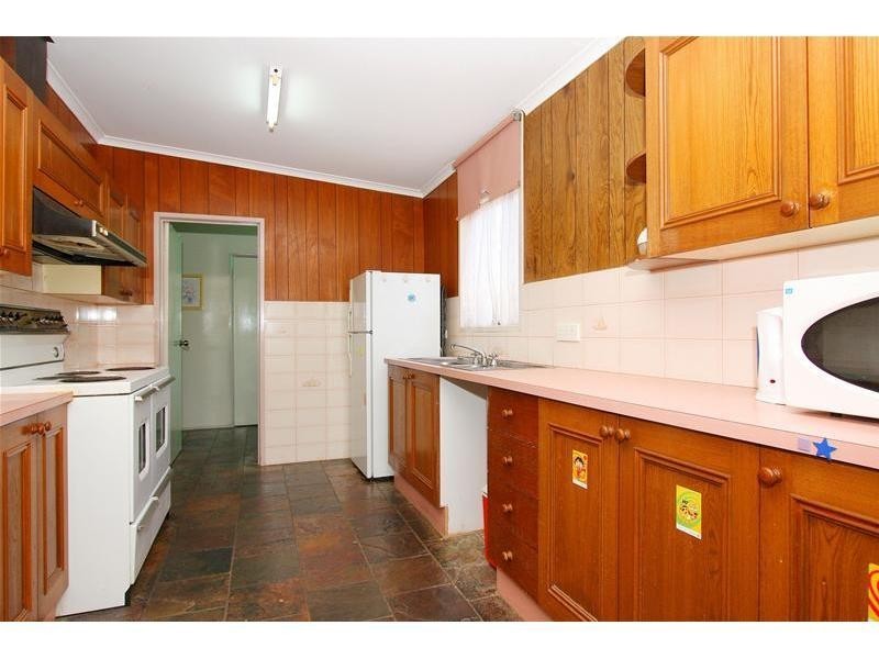 19 Scott Grove, Kingsbury VIC 3083