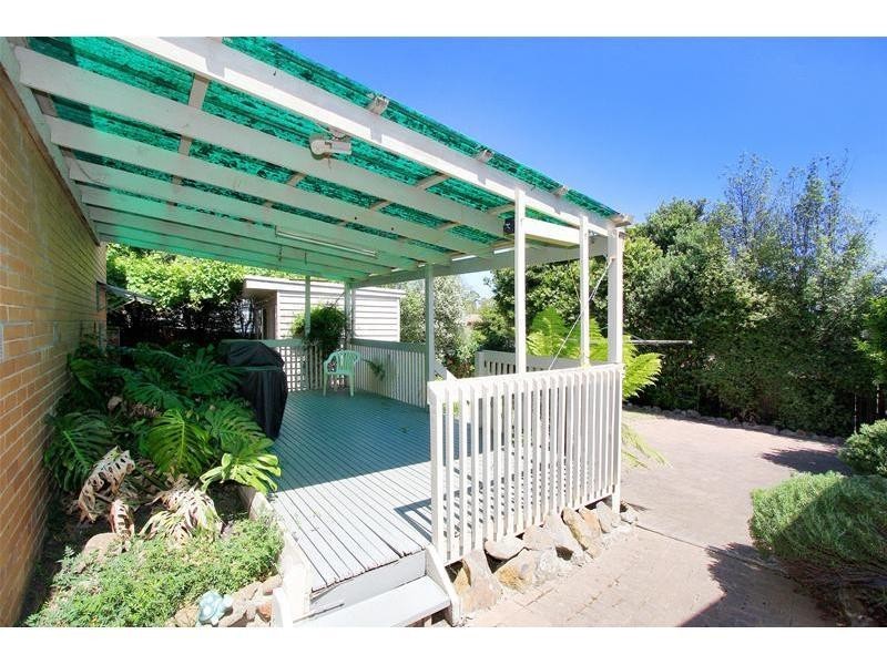 19 Scott Grove, Kingsbury VIC 3083