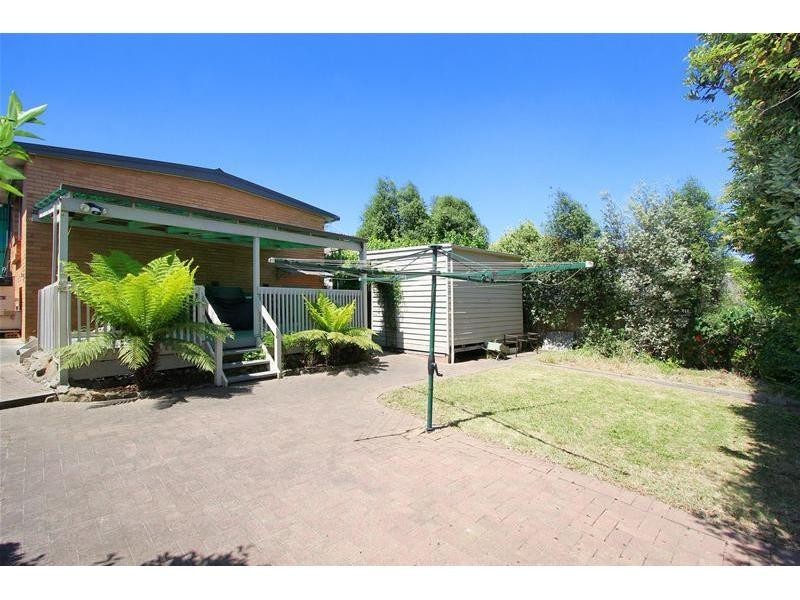 19 Scott Grove, Kingsbury VIC 3083