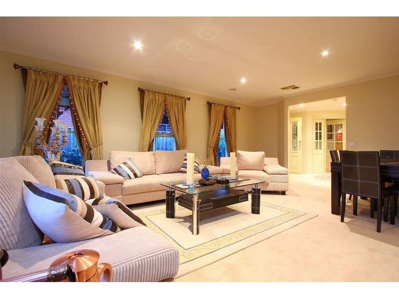 12 Buttercup Grove, Bundoora VIC 3083