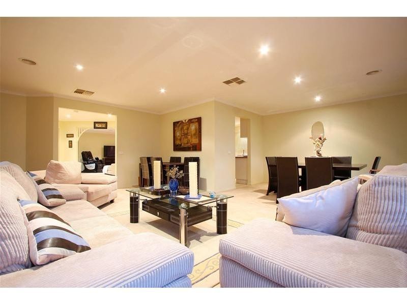 12 Buttercup Grove, Bundoora VIC 3083