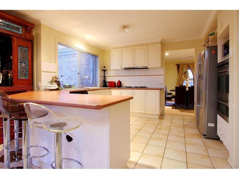 12 Buttercup Grove, Bundoora VIC 3083