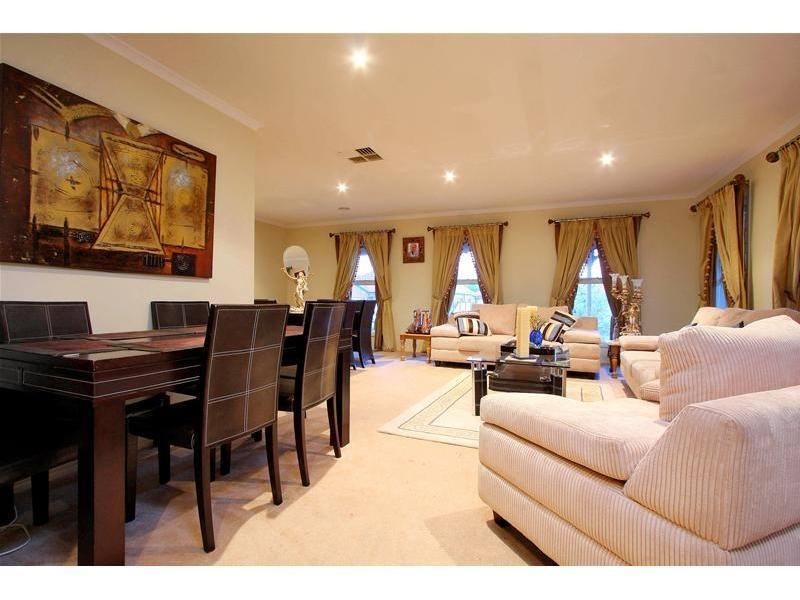 12 Buttercup Grove, Bundoora VIC 3083