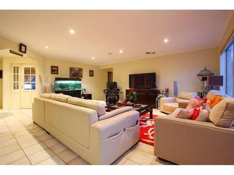 12 Buttercup Grove, Bundoora VIC 3083