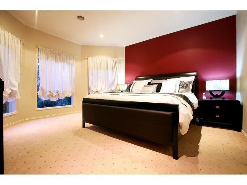 54 Wagstaff Drive, Mill Park VIC 3082