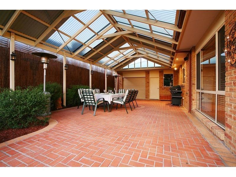 54 Wagstaff Drive, Mill Park VIC 3082