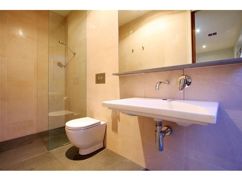 2/279 Nell Street West, Watsonia VIC 3087