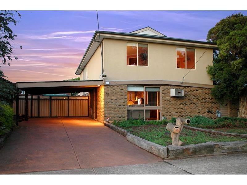 8 Cabernet Crescent, Bundoora VIC 3083