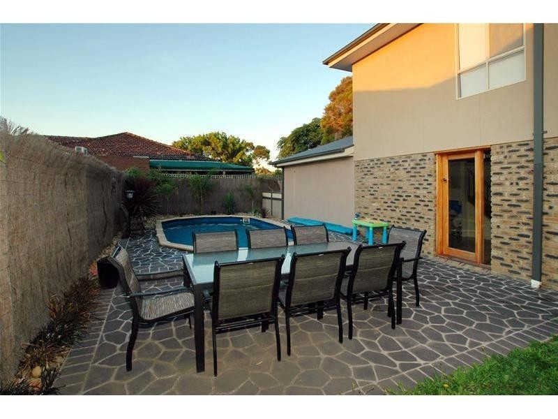 8 Cabernet Crescent, Bundoora VIC 3083