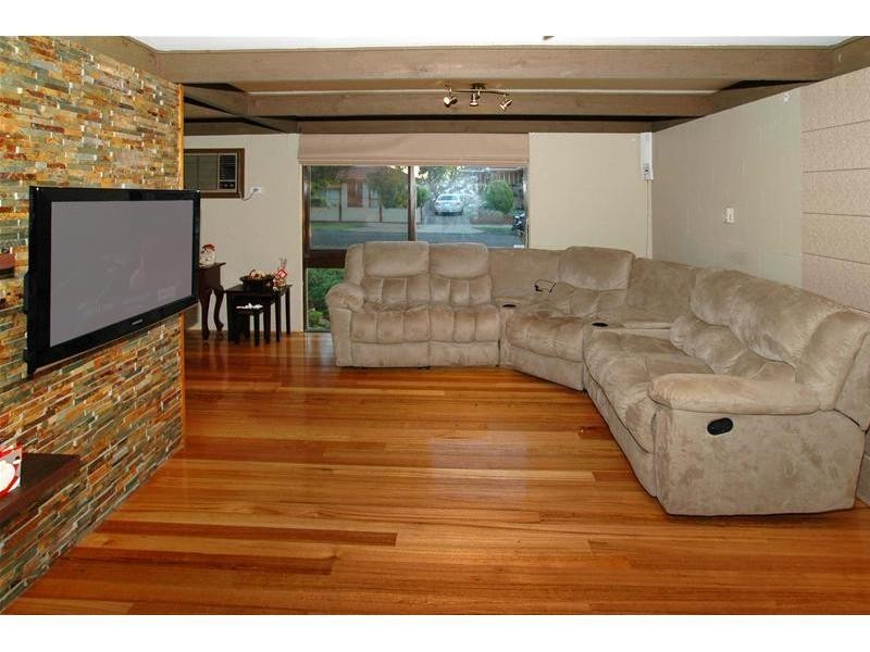 8 Cabernet Crescent, Bundoora VIC 3083