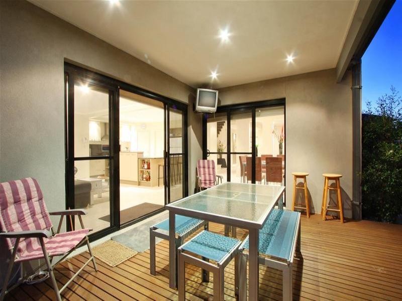 15 Scarlet Drive, Bundoora VIC 3083