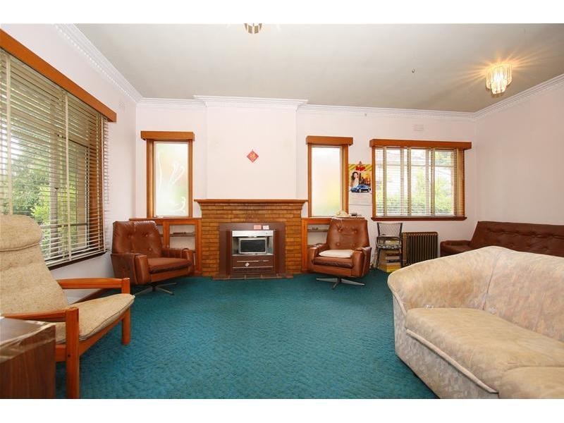 42 Waiora Road, Rosanna VIC 3084