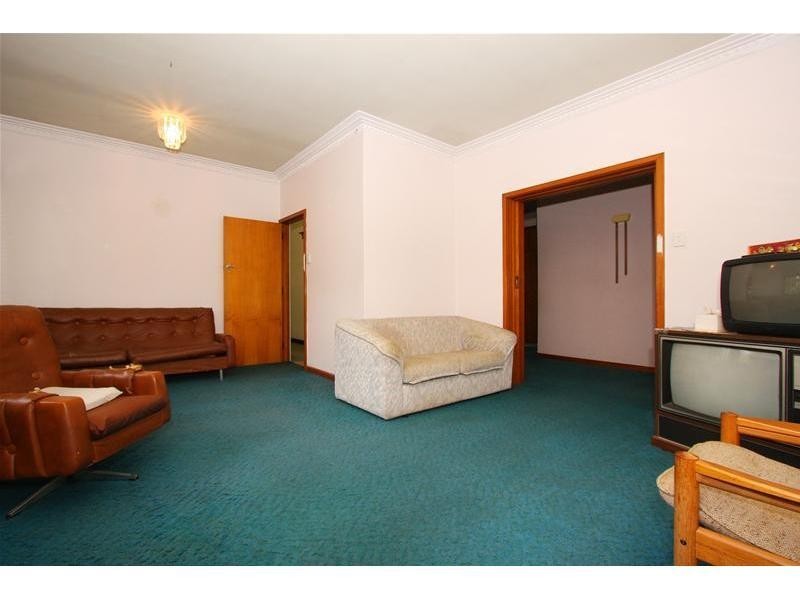 42 Waiora Road, Rosanna VIC 3084