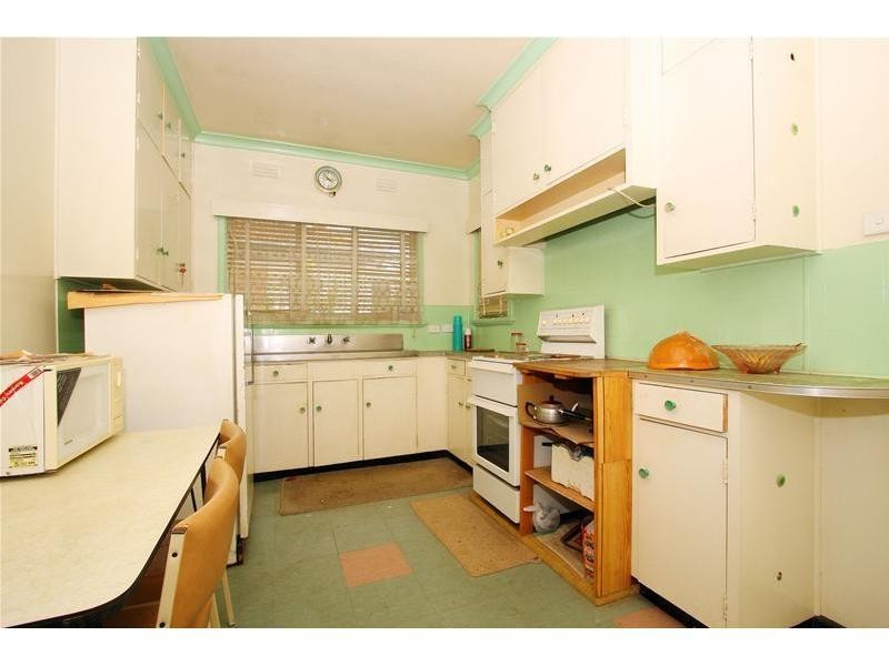 42 Waiora Road, Rosanna VIC 3084