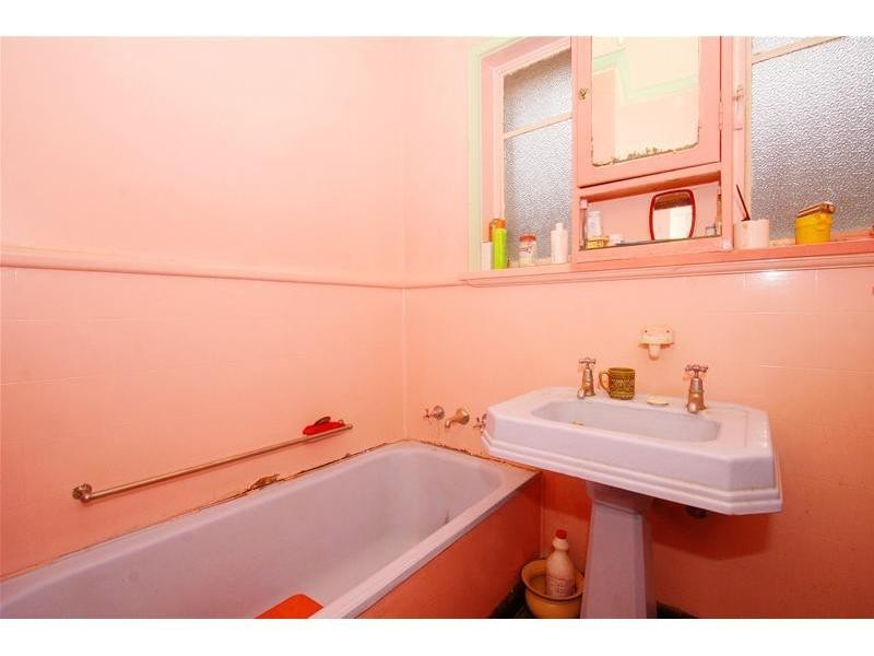 42 Waiora Road, Rosanna VIC 3084