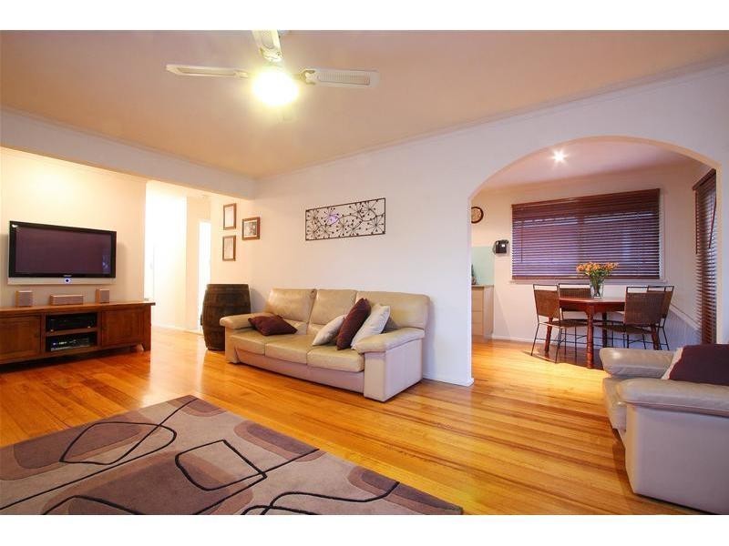 102 Cameron Parade, Bundoora VIC 3083