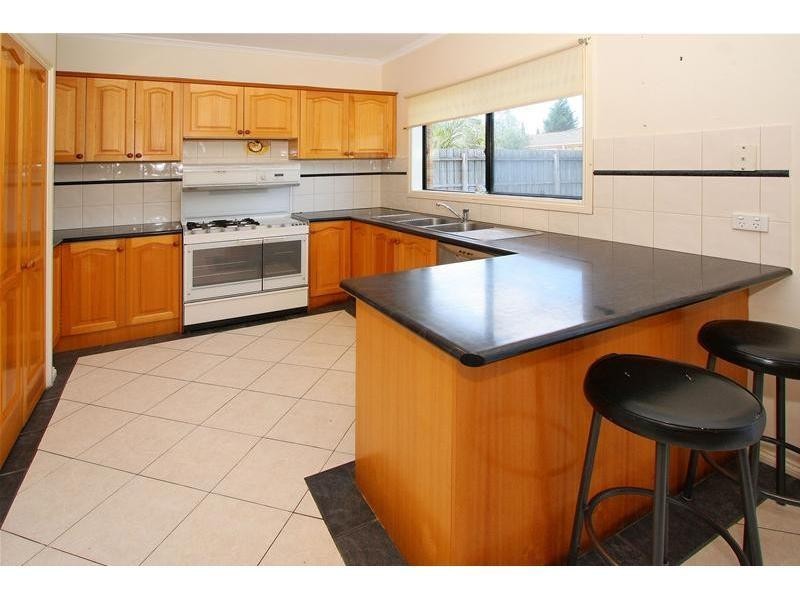 8 Blau Street, Bundoora VIC 3083