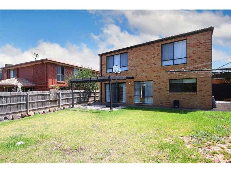 8 Blau Street, Bundoora VIC 3083