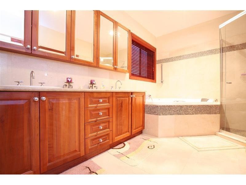 119 Telopea Crescent, Mill Park VIC 3082