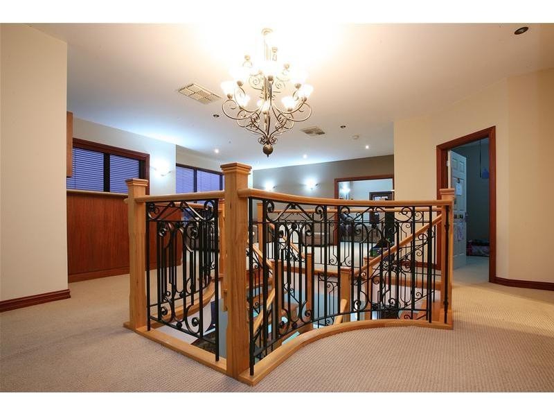 119 Telopea Crescent, Mill Park VIC 3082