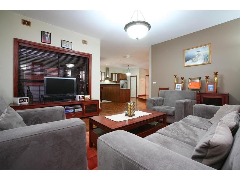 119 Telopea Crescent, Mill Park VIC 3082