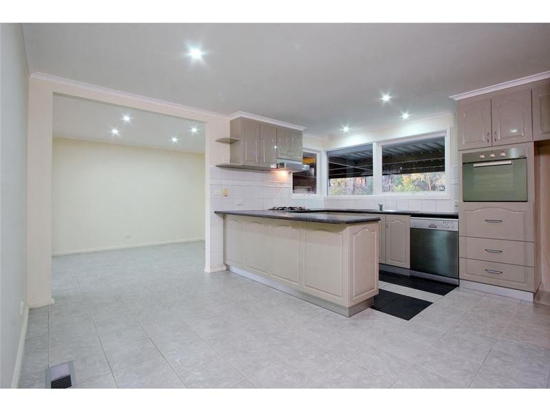 93 Cabernet Crescent, Bundoora VIC 3083