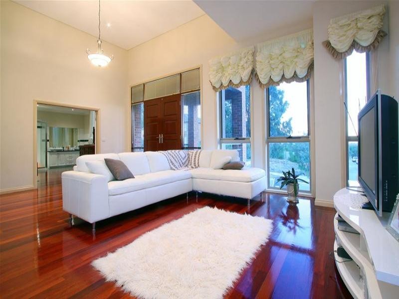 6 Berkley Rise, South Morang VIC 3752