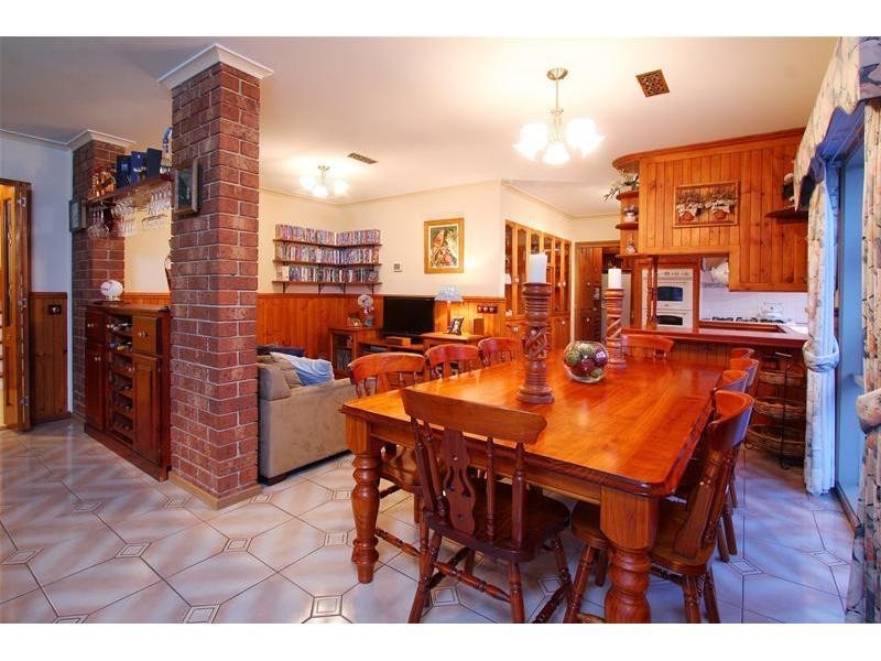 8 Nagle Court, Mill Park VIC 3082