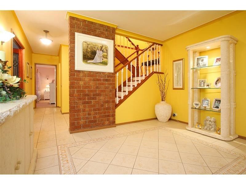 8 Nagle Court, Mill Park VIC 3082