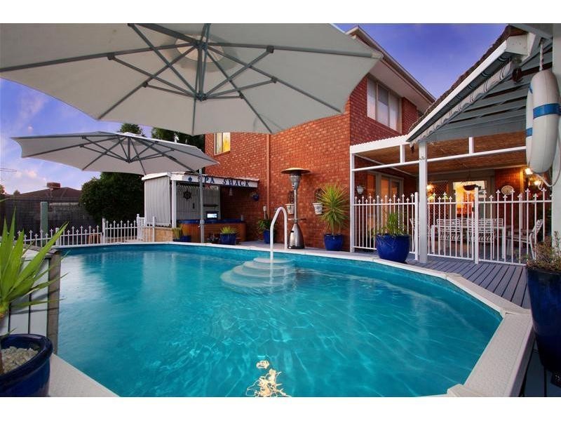 8 Nagle Court, Mill Park VIC 3082