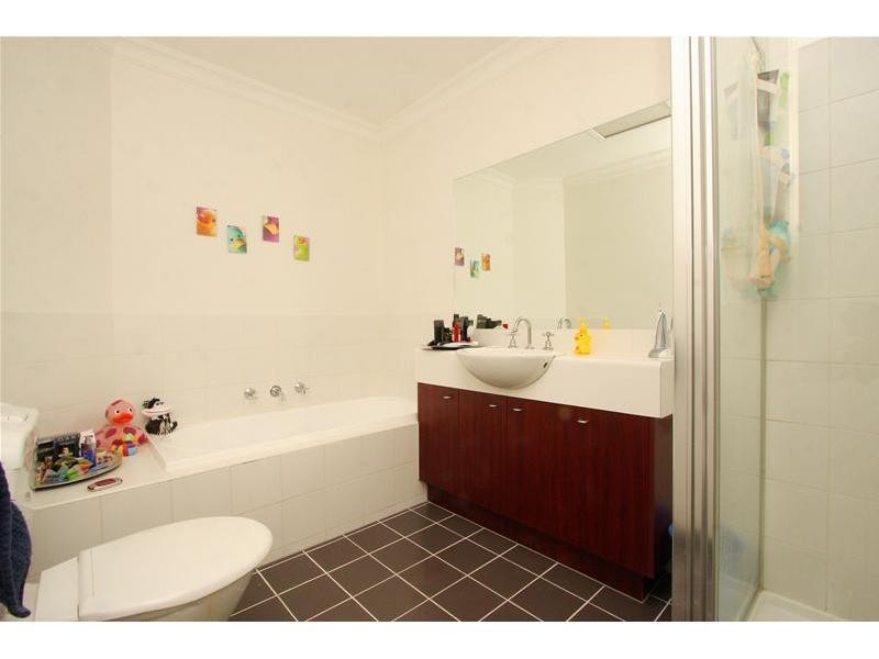 95 Ravenhill Boulevard, Roxburgh Park VIC 3064