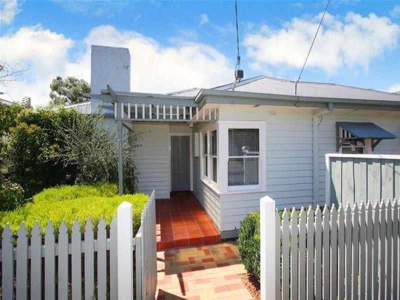 283 Grimshaw Street, Watsonia VIC 3087