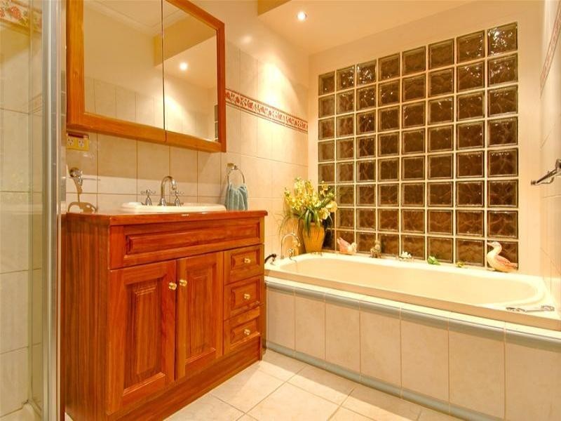 37 Green Avenue, Kingsbury VIC 3083