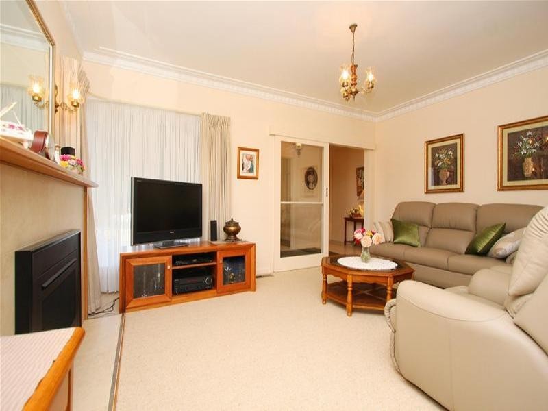 37 Green Avenue, Kingsbury VIC 3083