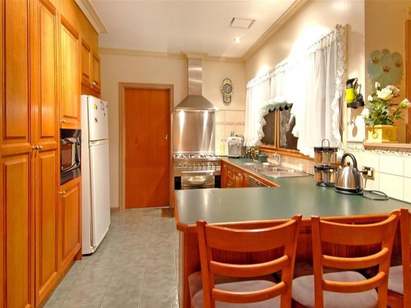 37 Green Avenue, Kingsbury VIC 3083