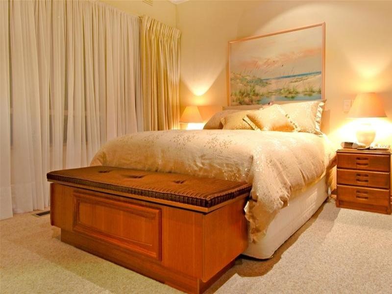 37 Green Avenue, Kingsbury VIC 3083