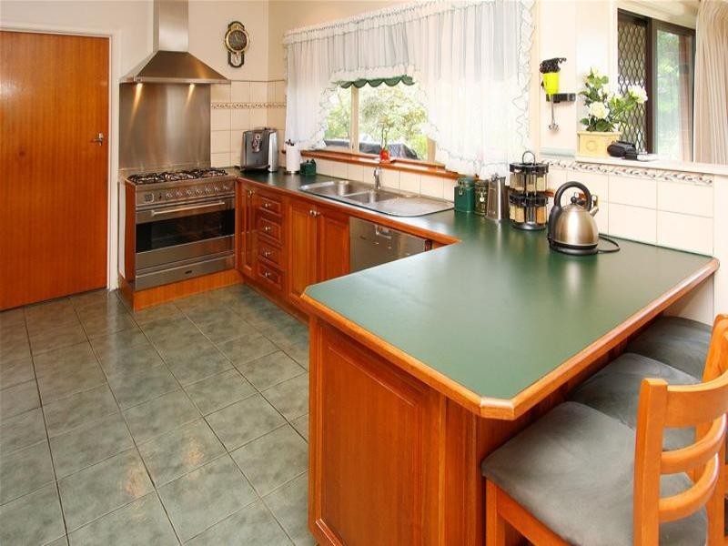 37 Green Avenue, Kingsbury VIC 3083