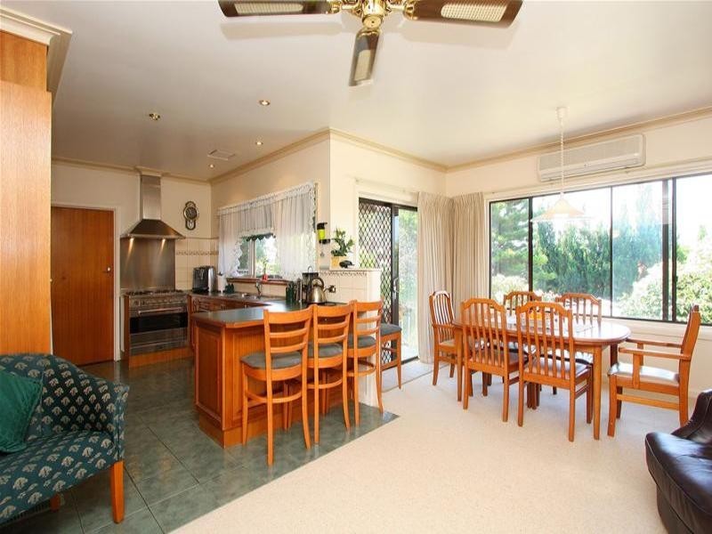 37 Green Avenue, Kingsbury VIC 3083