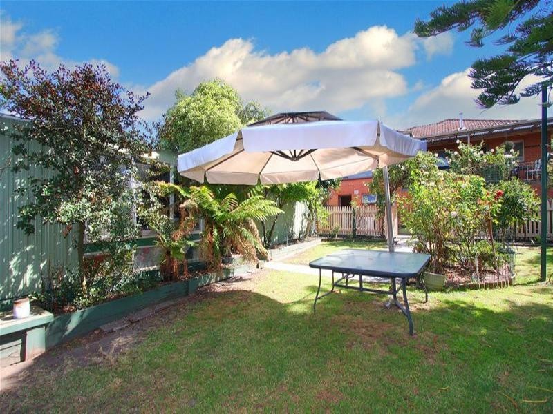 37 Green Avenue, Kingsbury VIC 3083